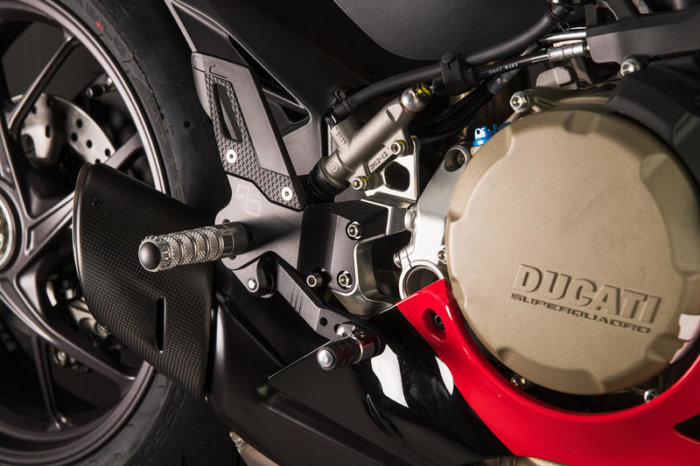 APM-PROJECT - BIKE-SECTOR - LIGHTECH RASTENANLAGE - DUCATI PANIGALE - FTRDU014