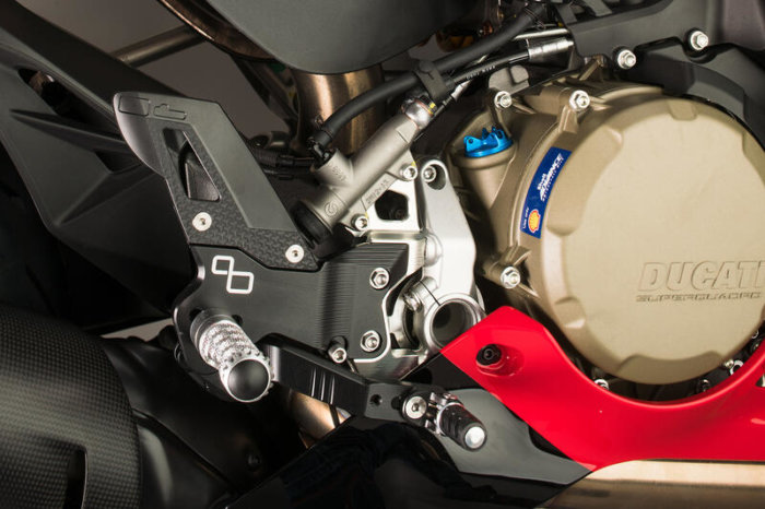APM-PROJECT - BIKE-SECTOR - LIGHTECH RASTENANLAGE - DUCATI PANIGALE - FTRDU014